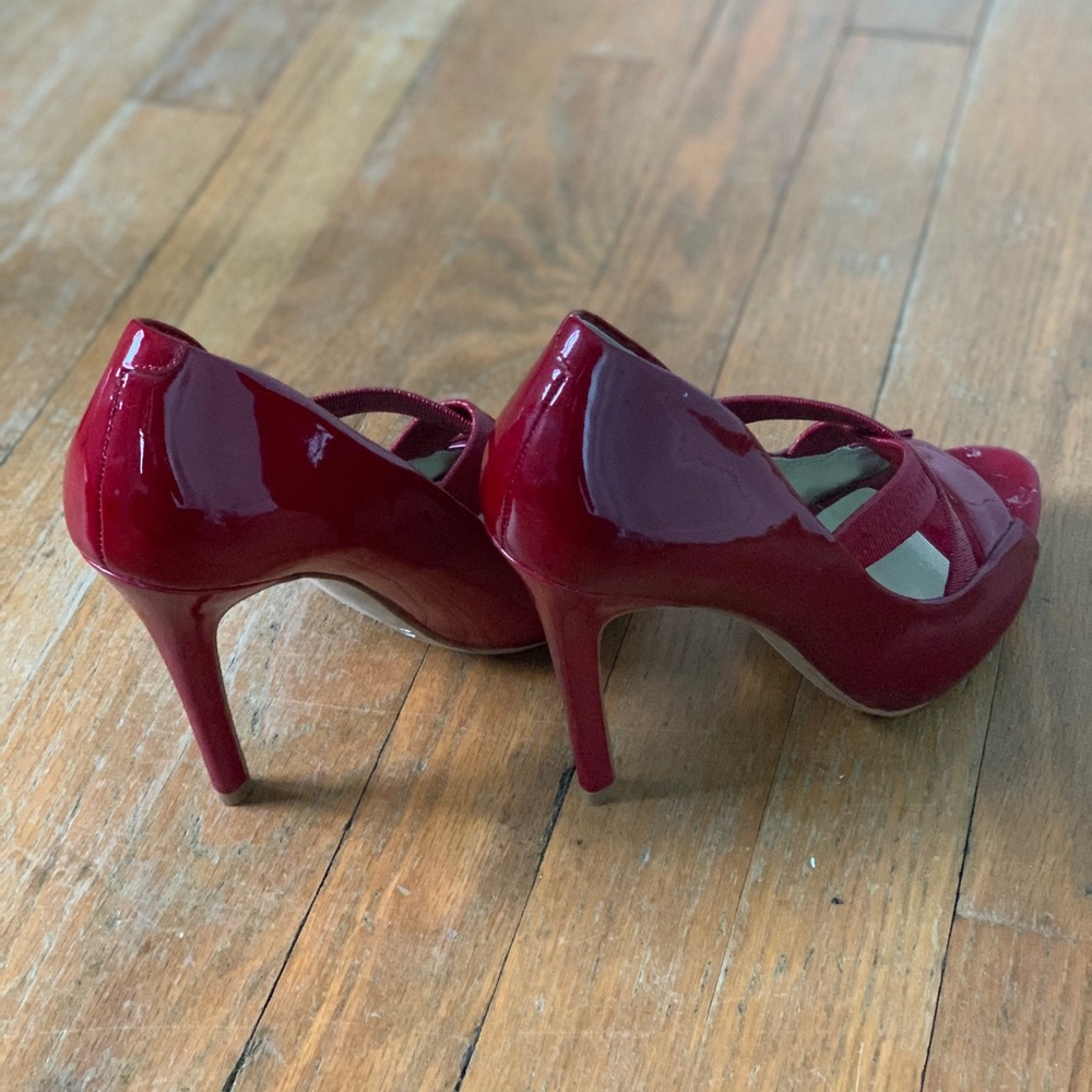 Red High Heels - Picture 3 of 3